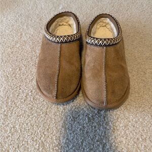 UGG Kids Tasman II Size 2 Used